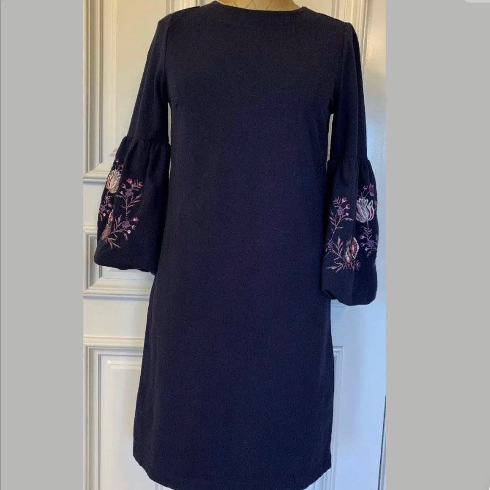 LOFT Tiered Flutter Sleeve- Size Small Color navy